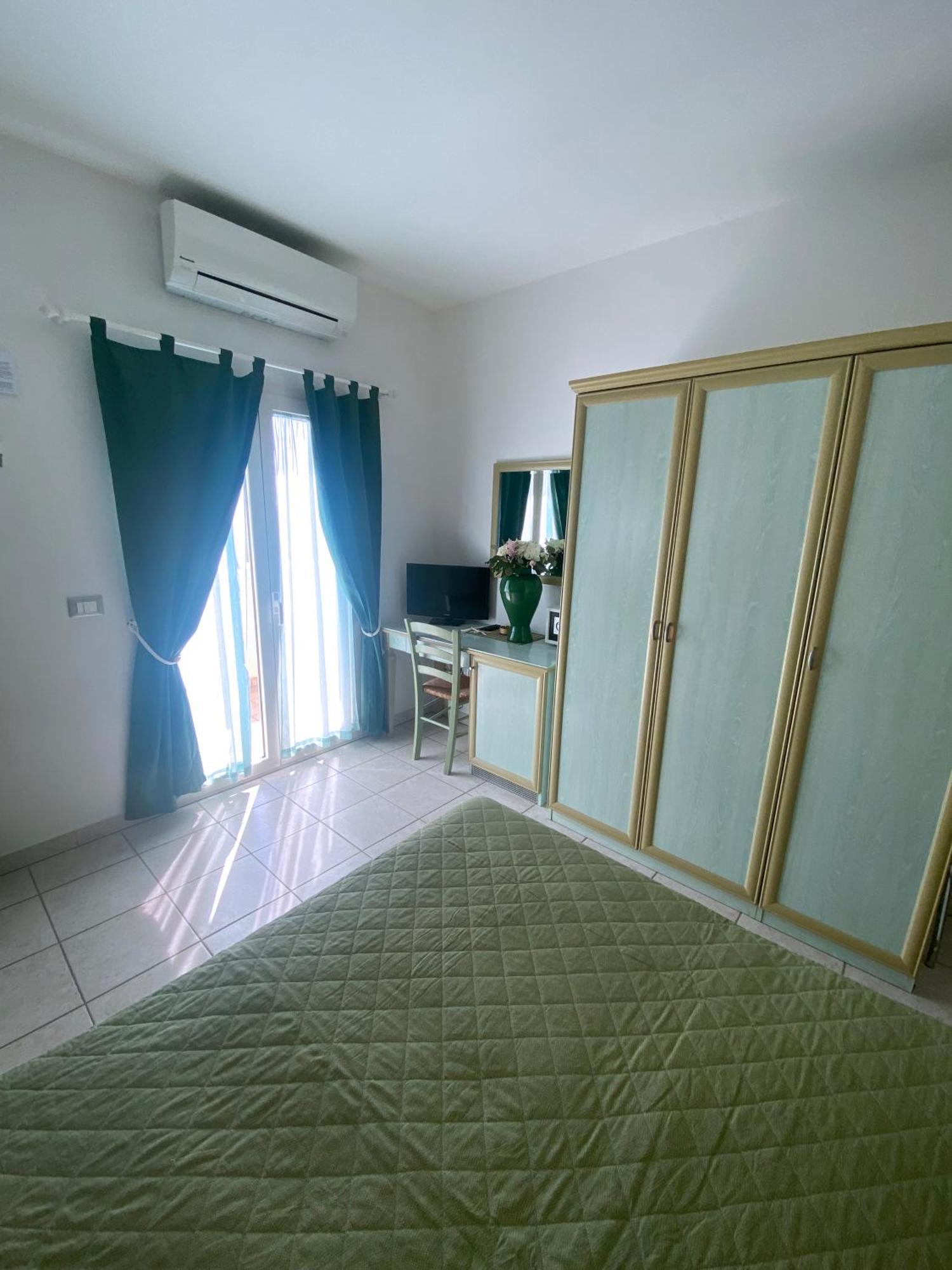 Hotel Philadelphia Cattolica Room photo